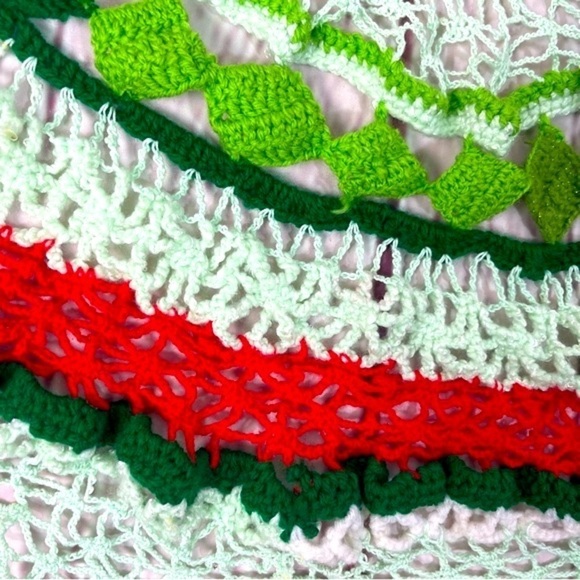 Hand knitted crocheted holiday Christmas doily - Picture 2 of 5